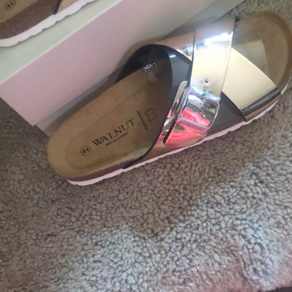 NWT - walnut Melbourne - gold scuff with buckle - Picture 3 of 7